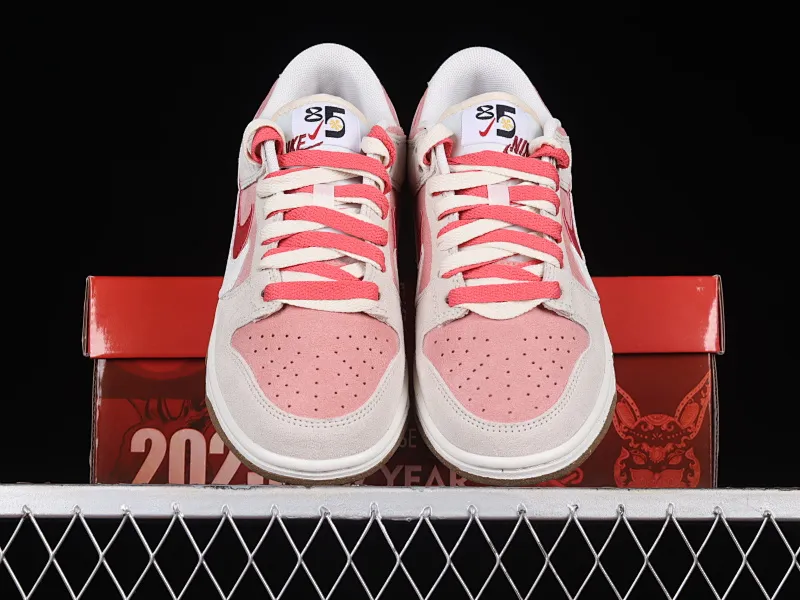 All Categories Nk SB Dunk Series Nk SB Dunk Low Low-top Sneakers Nk Dunk Low SE 2023 Year of the Rabbit Limited SB Smashed Backboard Fashion Casual Sneakers DO9457-117